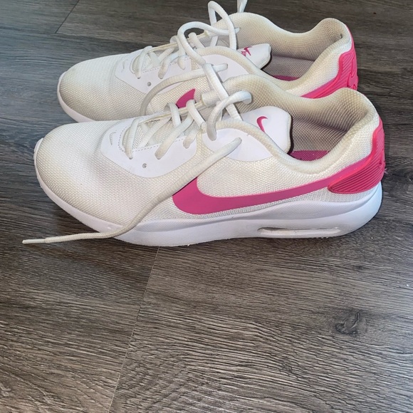 Nike Pink and White Women’s Sneakers | Size 8.5 - Picture 2 of 13